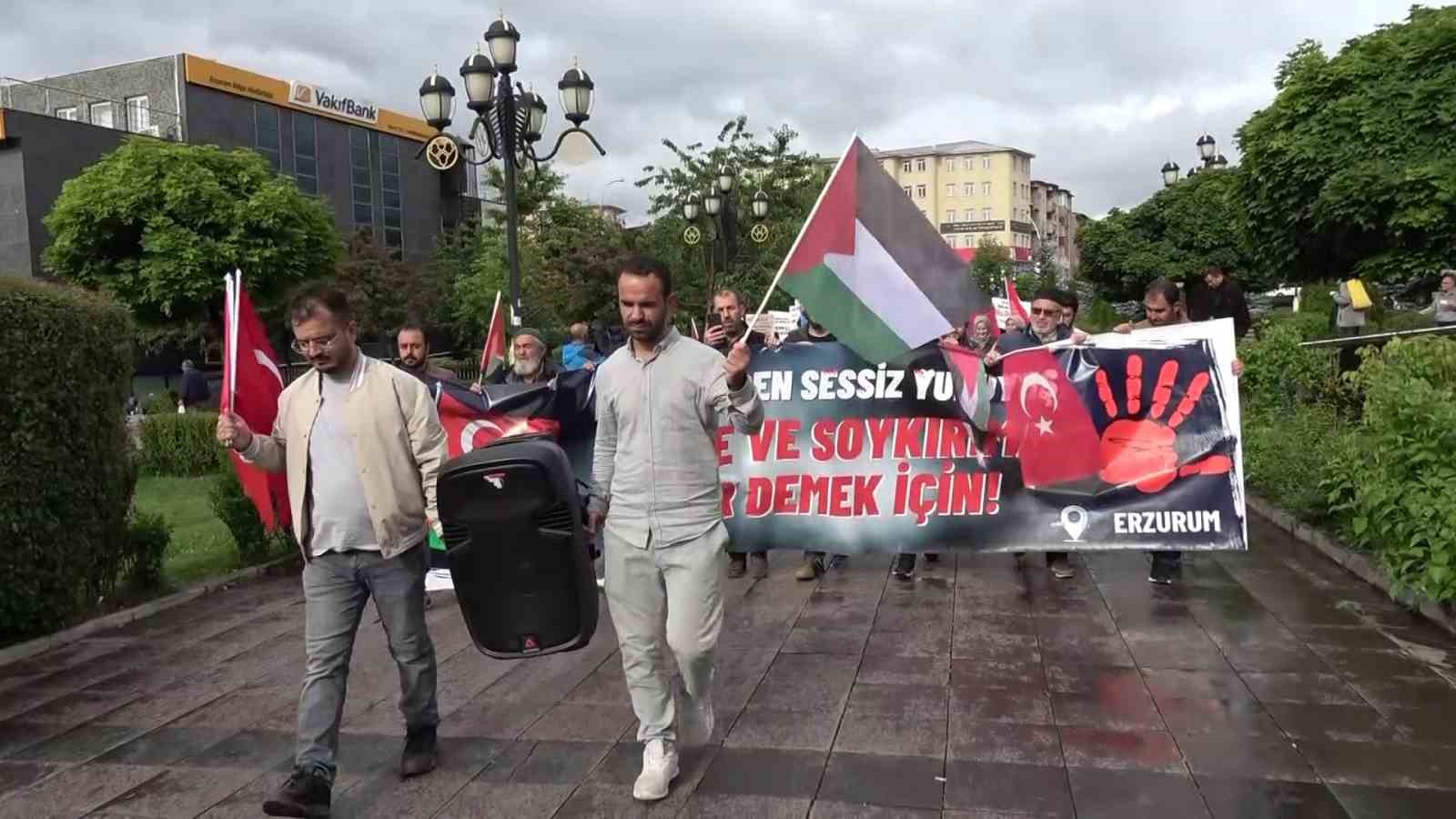 Erzurum&rsquo;da sağlık &ccedil;alışanları Gazze i&ccedil;in y&uuml;r&uuml;d&uuml;
