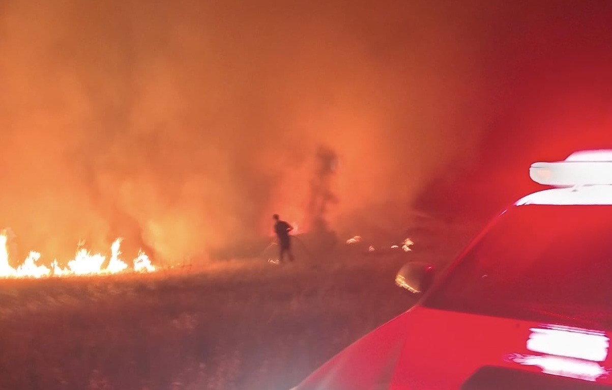 Pütürge’deki arazi yangını büyümeden söndürüldü