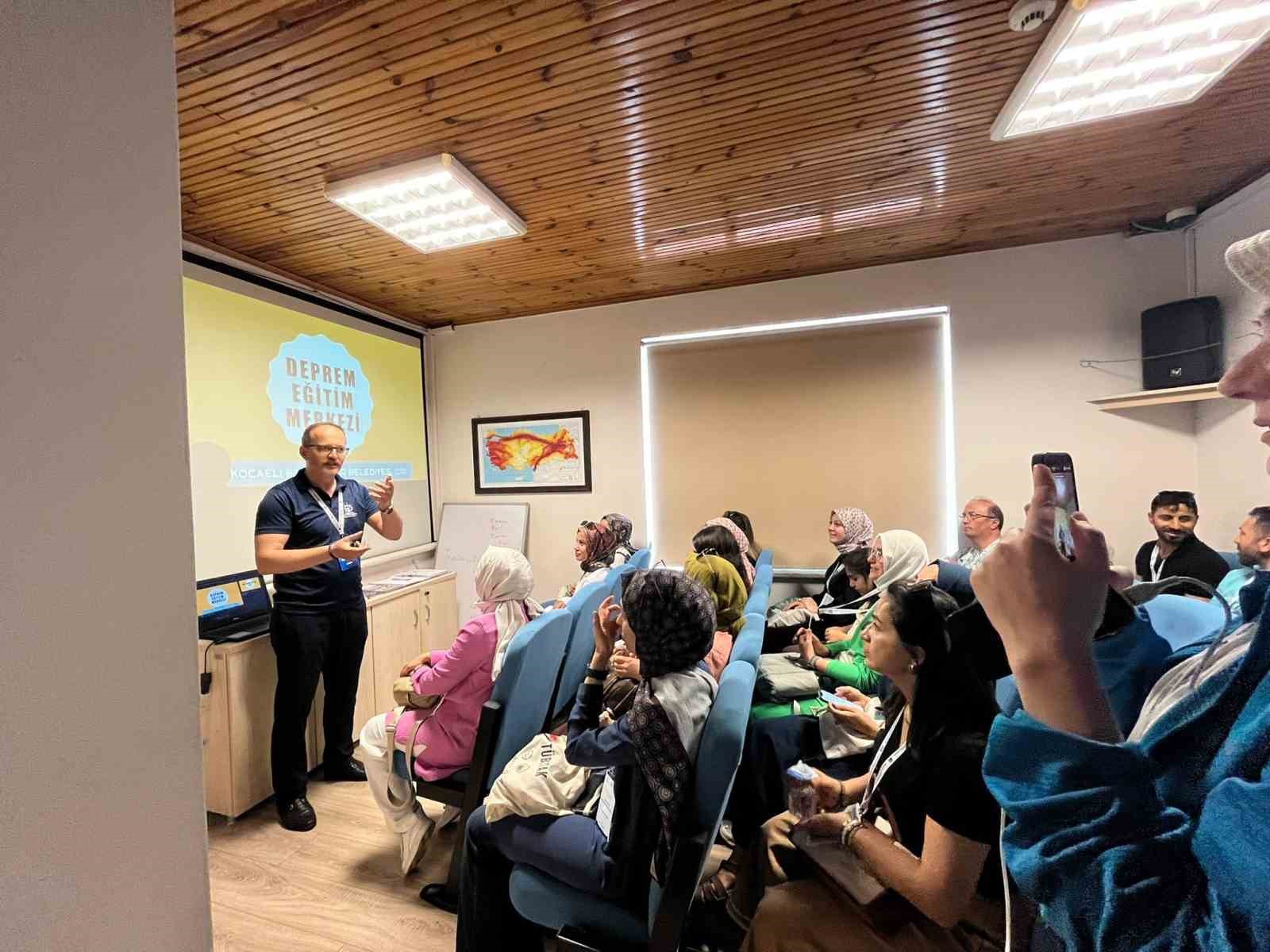 Öğretmenlere afet eğitimi
