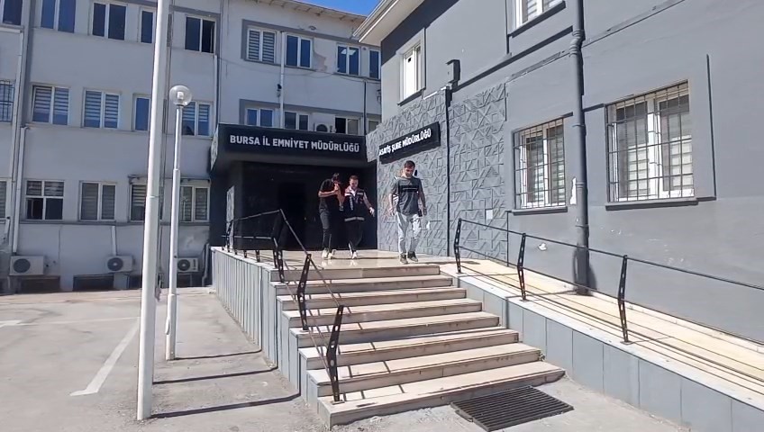 Yaşlı kadın oğlu sandığı dolandırıcıya 672 bin lira kaptırdı