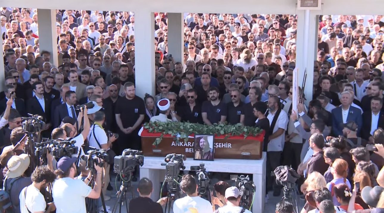 Gazeteci-yazar Nihat Gen&ccedil; son yolculuğuna uğurlandı
