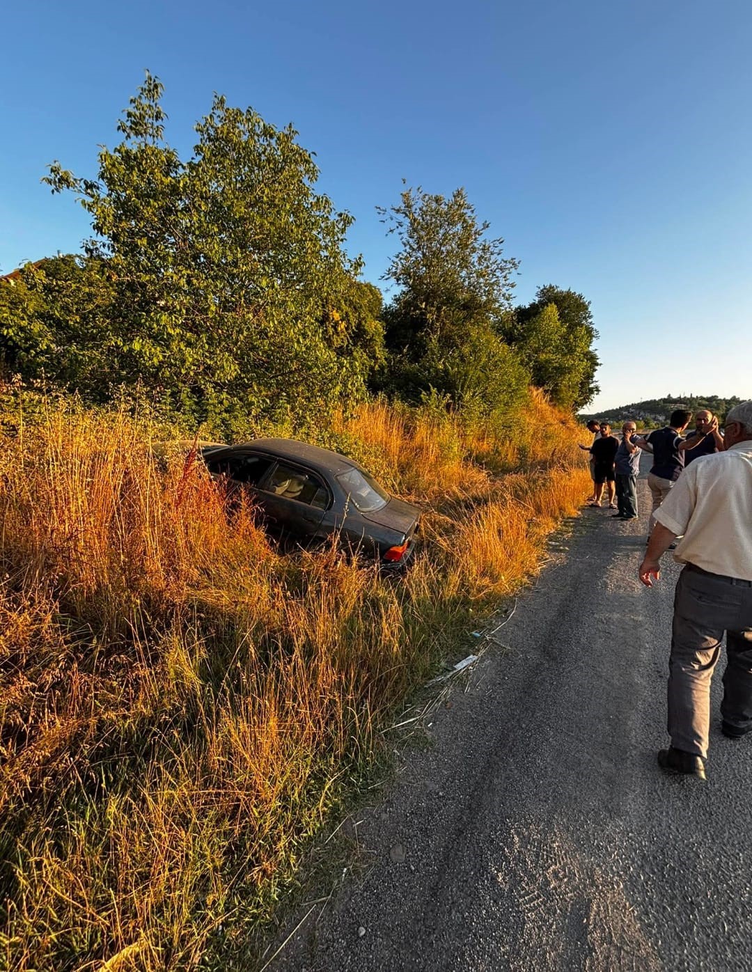 D&uuml;ğ&uuml;n konvoyundaki kaza ucuz atlatıldı

