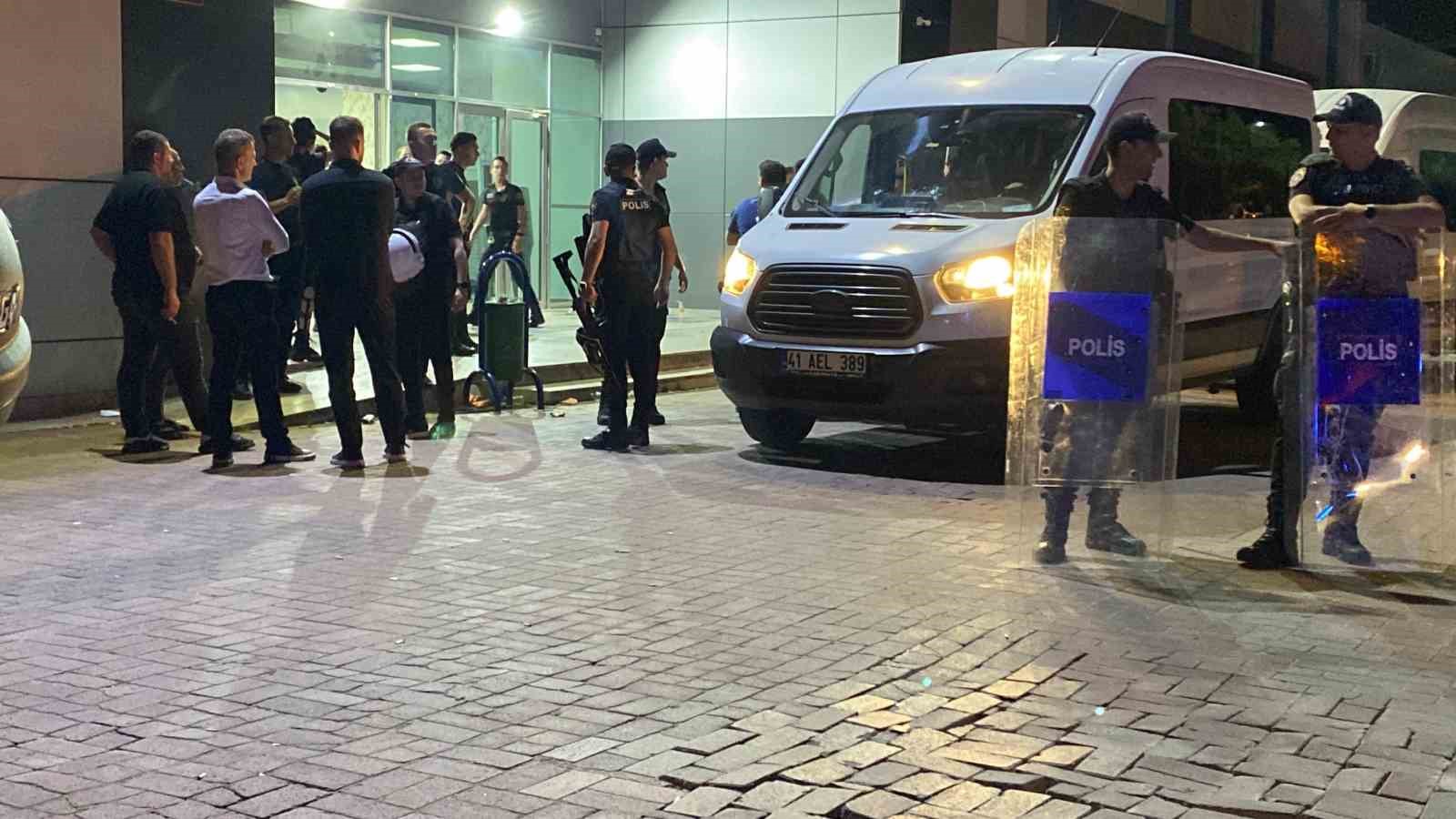 Düğünde iki taraf arasında "oyun" kavgası: 25 gözaltı