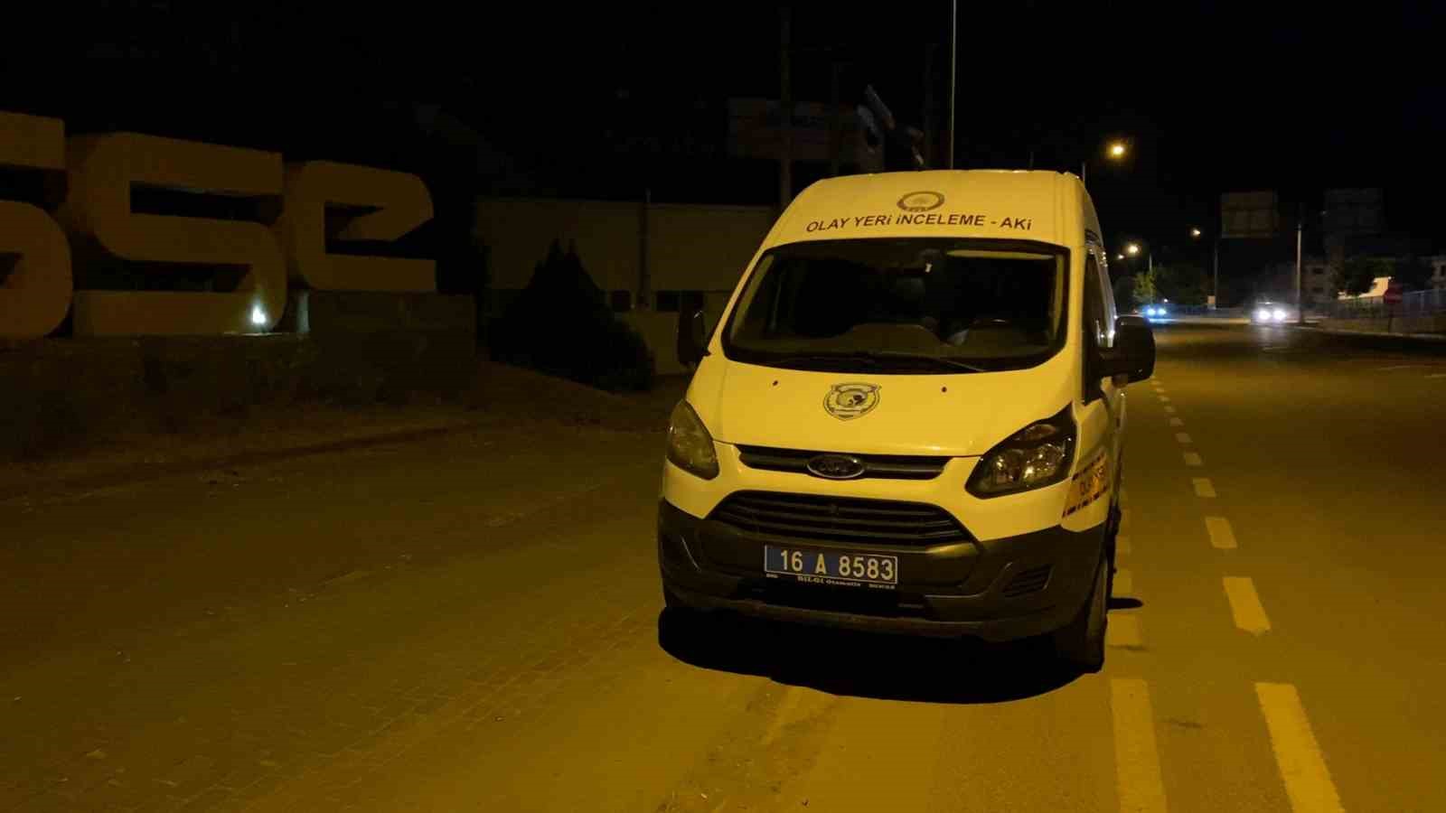 Yol kenarında alkol alırken, av tüfeğiyle vuruldu
