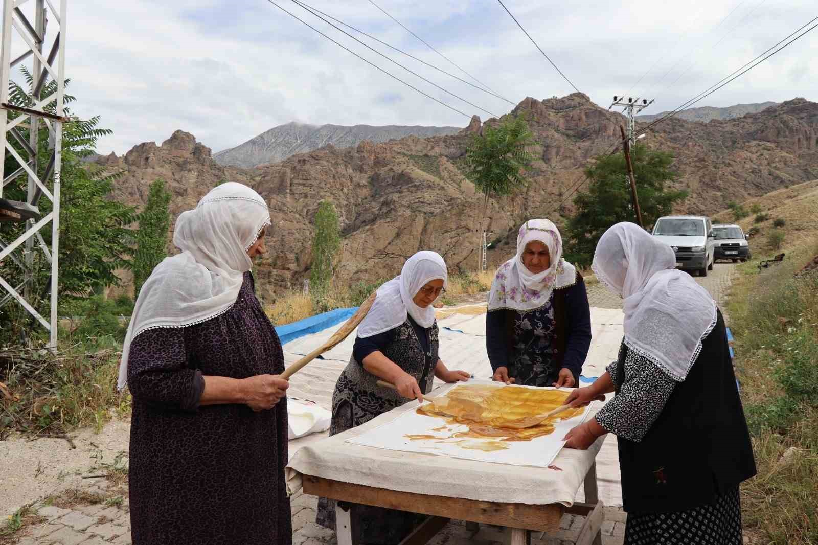 Pekmez ocakları bu kez pestil için yandı
