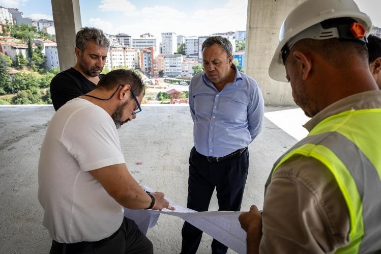 Yeni hizmet binası çalışmalarını denetledi
