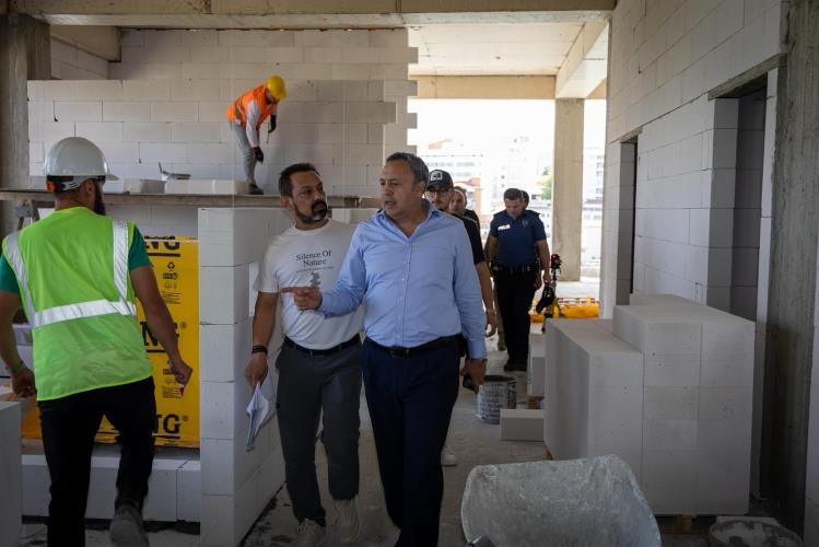 Yeni hizmet binası &ccedil;alışmalarını denetledi
