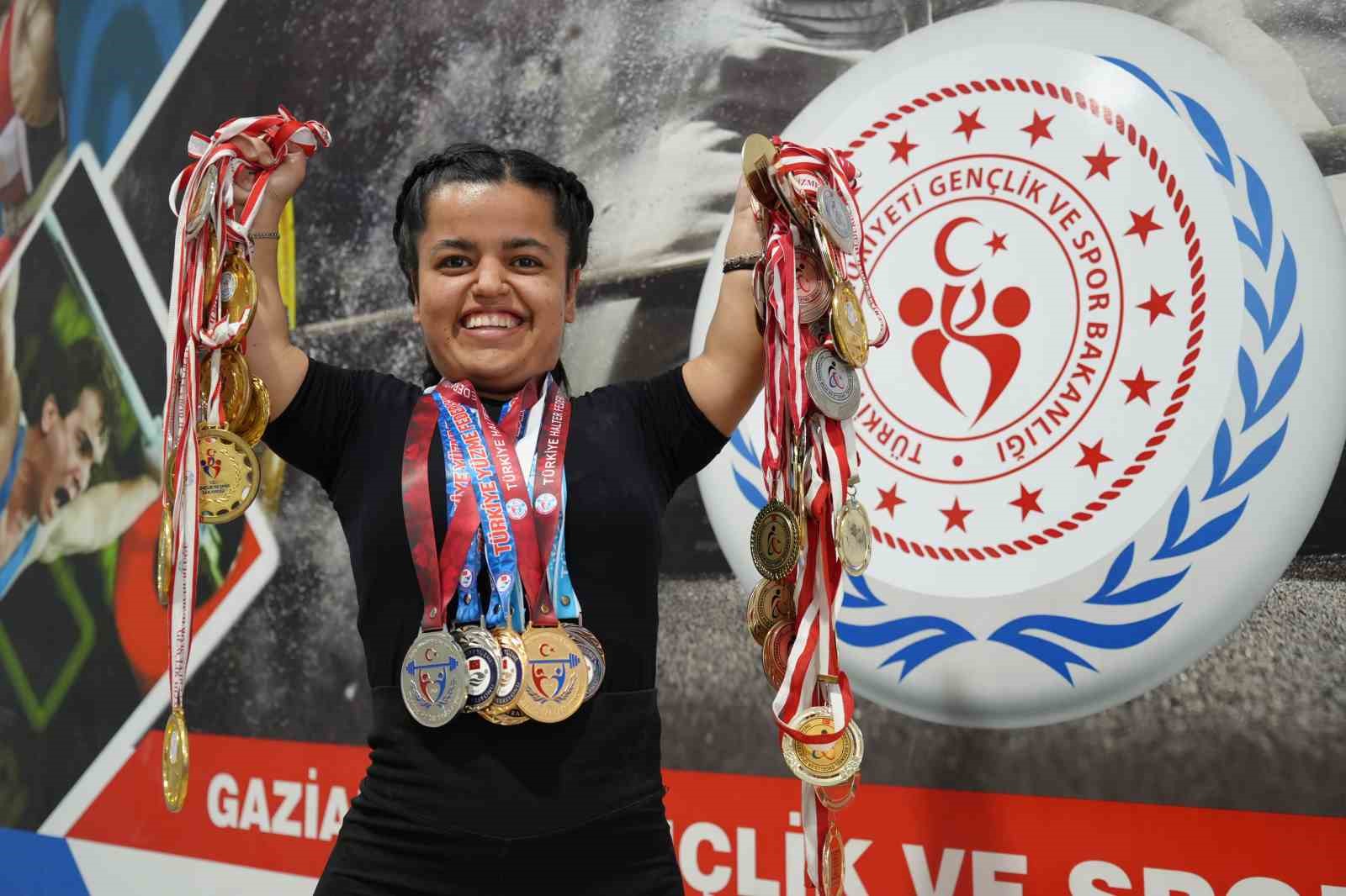 Paralimpik sporcu 12 ylda 92 madalya ald
