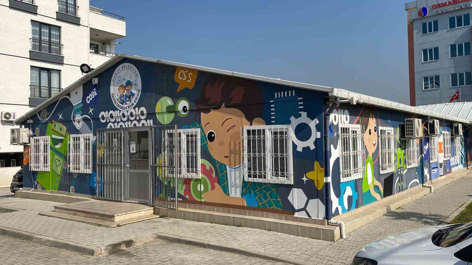 Gürsu’nun üreten çocukları model gemi yapım kursunda