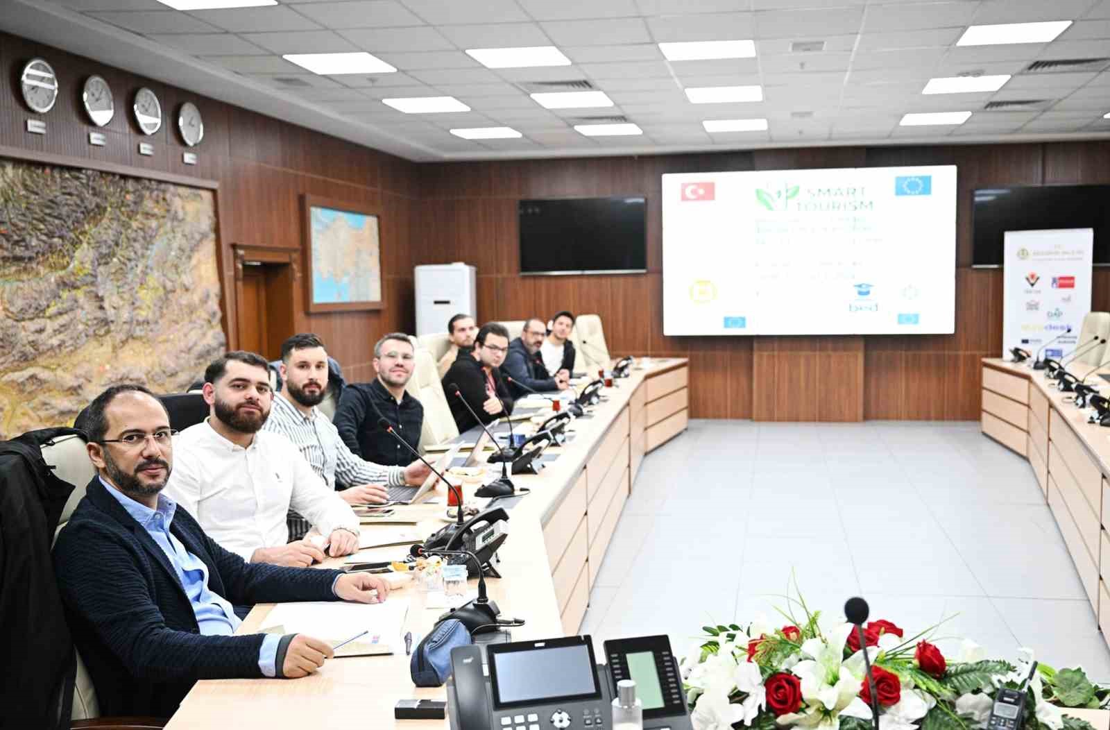 S&uuml;rd&uuml;r&uuml;lebilir ve akıllı turizm i&ccedil;in toplandılar
