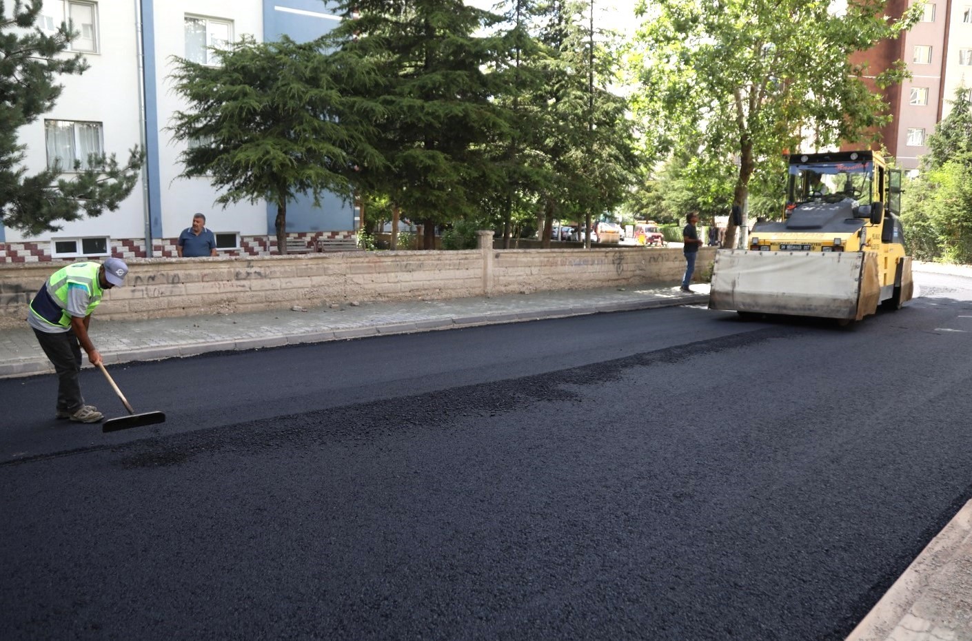 Melikgazi’den İldem’in ulaşımını rahatlatacak asfalt çalışması
