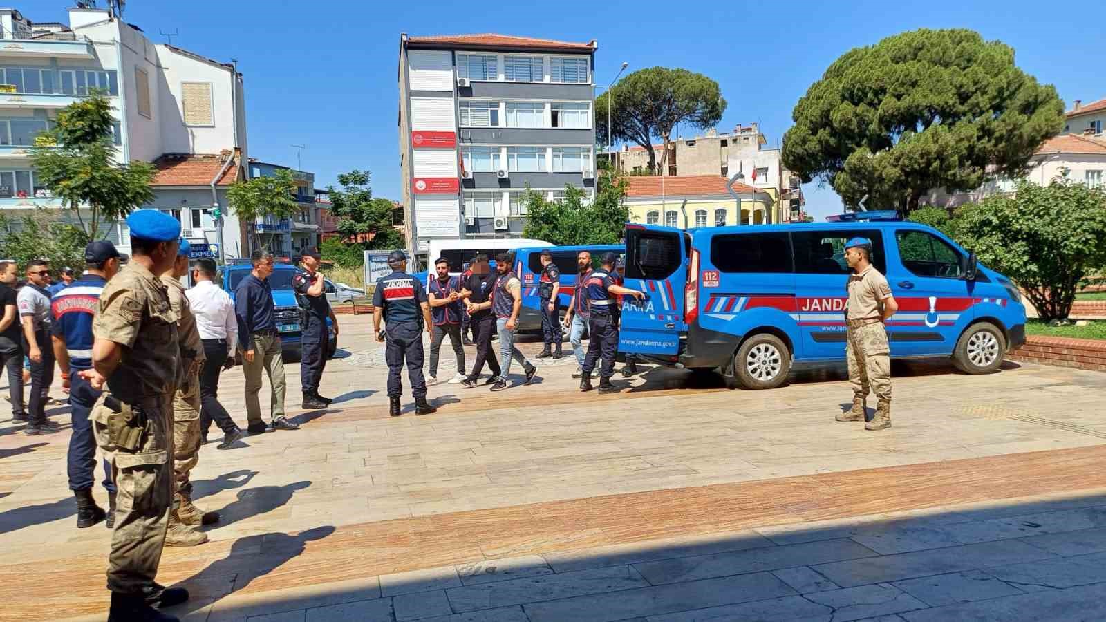 Köşk’teki gazinoda öldürülen Özbek kadının katil zanlıları adliyeye sevk edildi