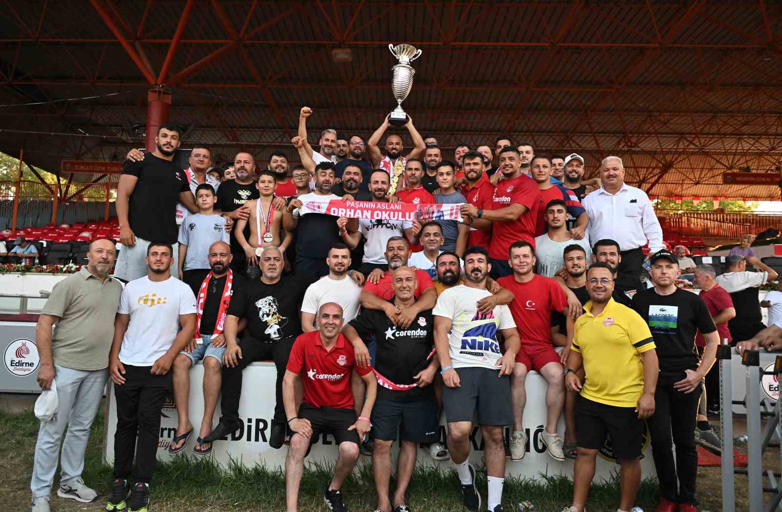 Altın kemer üçüncü kez Antalya’ya geldi, kutlama töreni şehitler nedeniyle ertelendi
