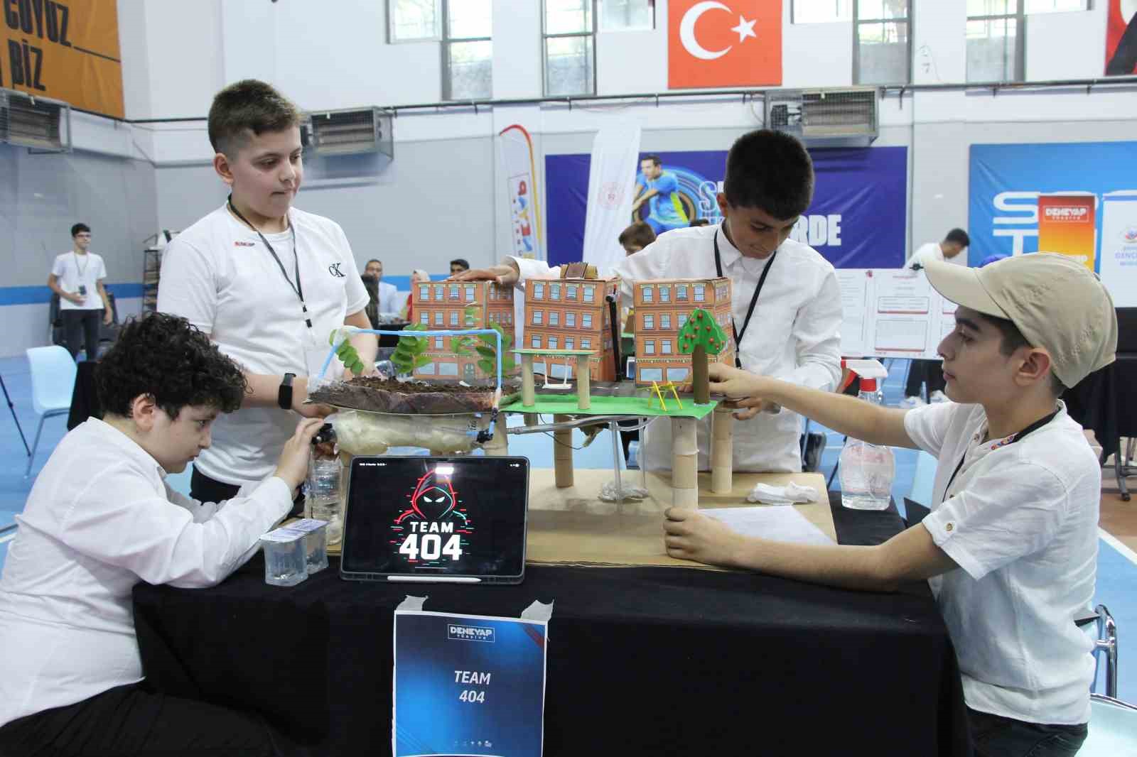 Deneyap teknoloji atölyelerinde gençler projelerini sergiledi