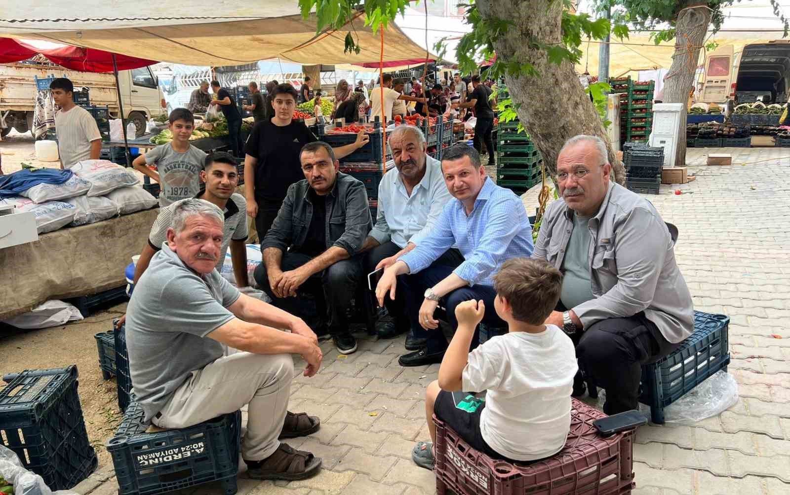 Esnaf Başkan Olgun, pazarcı esnafıyla bir araya geldi