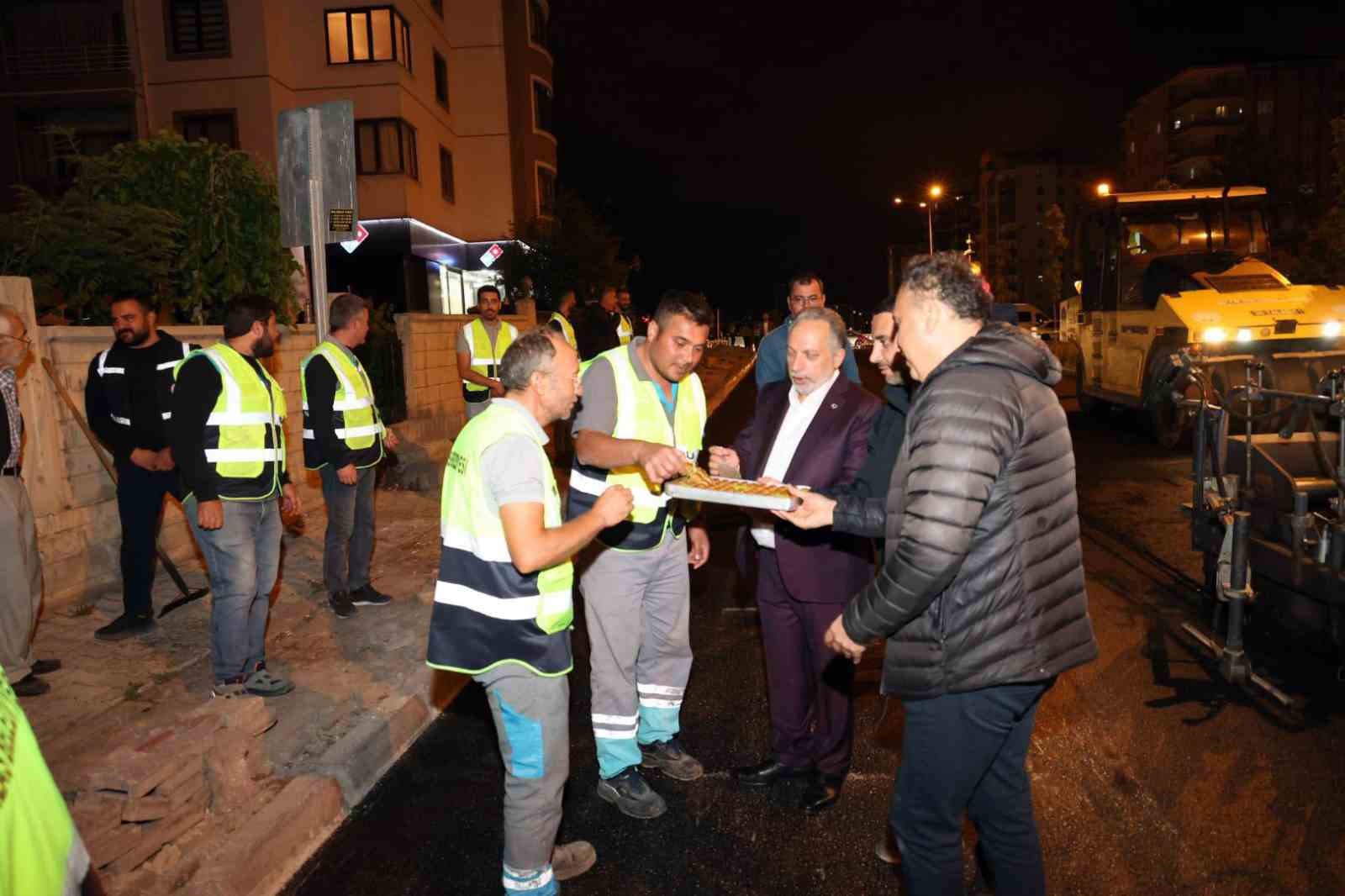 Başkan Yalçın gece mesaisinde: Talas’ta asfalt mesaisi aralıksız sürüyor