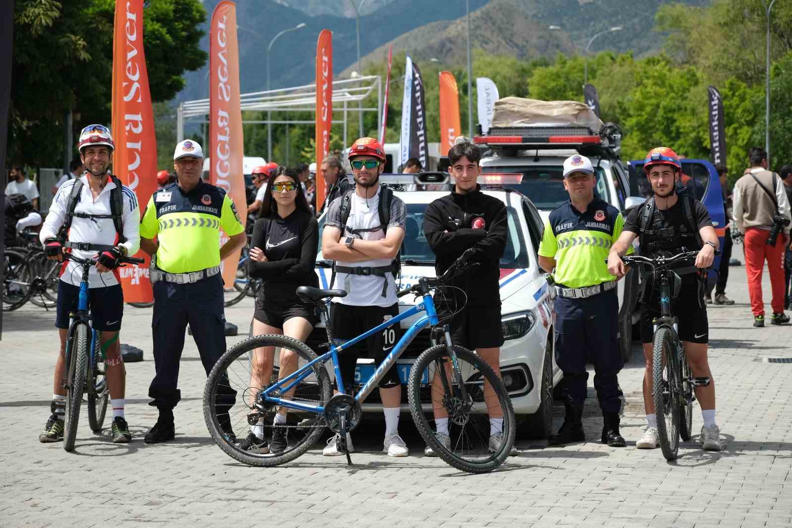 Rotamız macera Palanekstrem&rsquo;de heyecan s&uuml;r&uuml;yor
