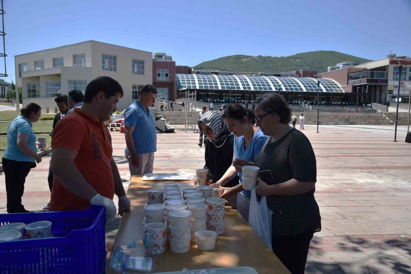 OM&Uuml; Yaşam Merkezi&rsquo;nde aşure ikramı
