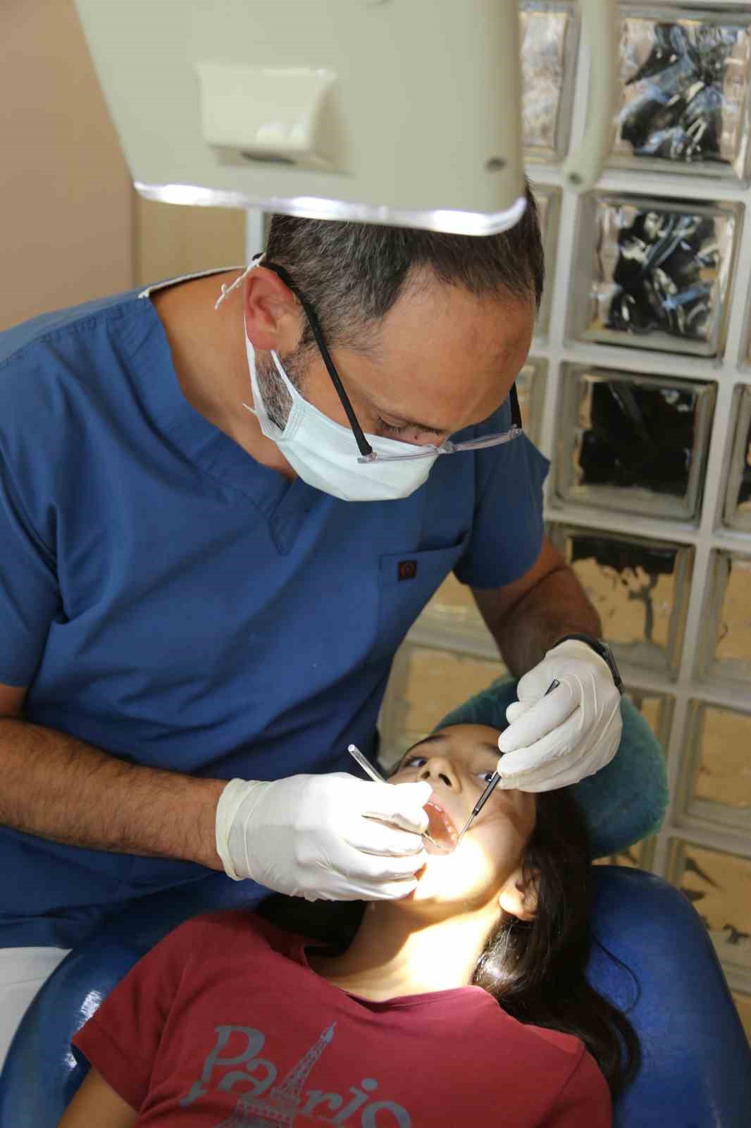 Manisa ADSM&rsquo;de, implant uygulaması devam ediyor
