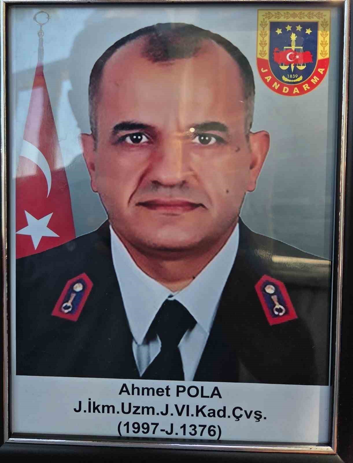 Kolon kanserine yenik d&uuml;şen uzman jandarma son yolculuğuna uğurlandı
