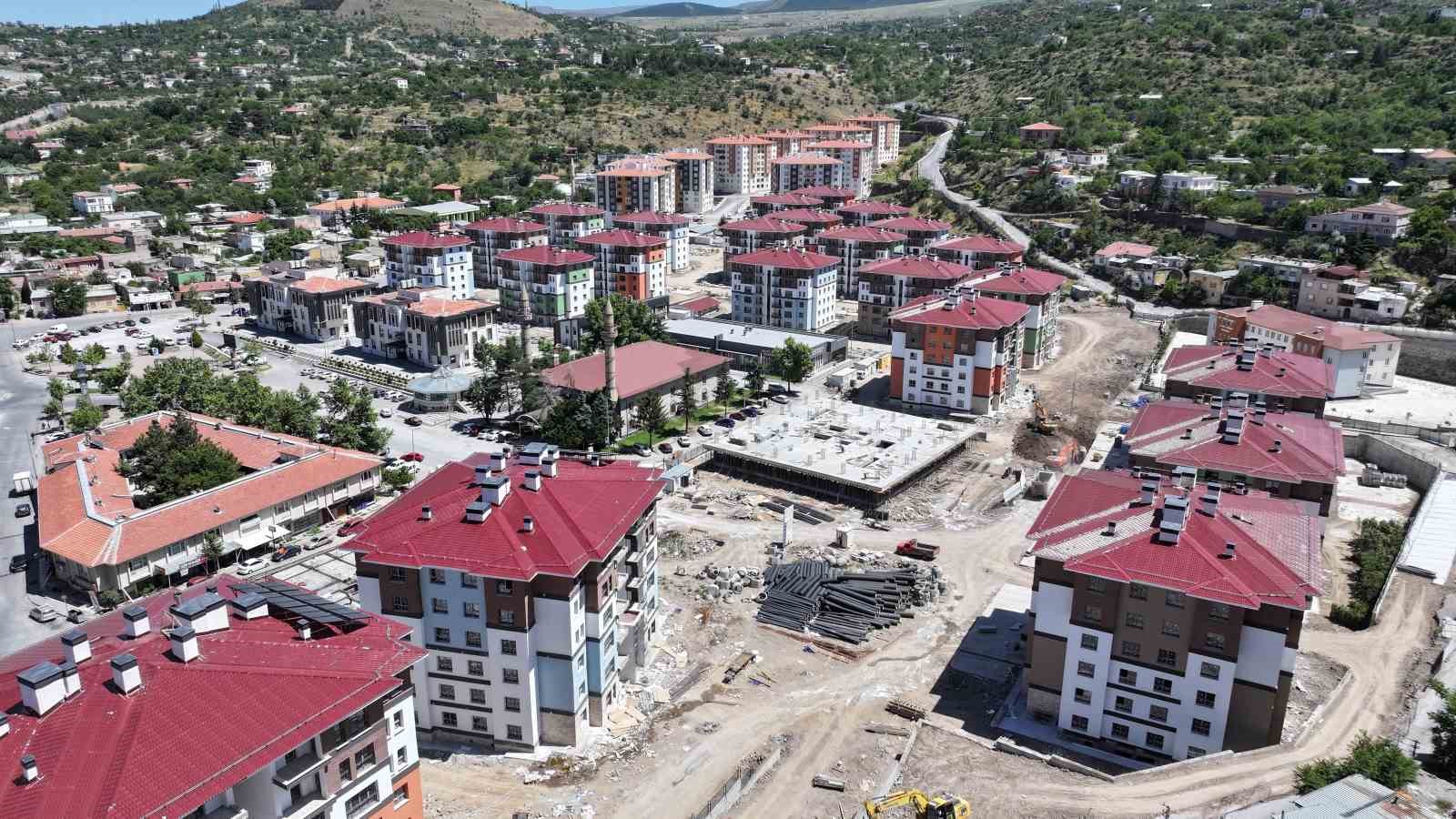 Başkan &Ouml;zdoğan: "Hacılar&rsquo;da konforlu ve g&uuml;venli yaşam i&ccedil;in kararlılıkla &ccedil;alışıyoruz"
