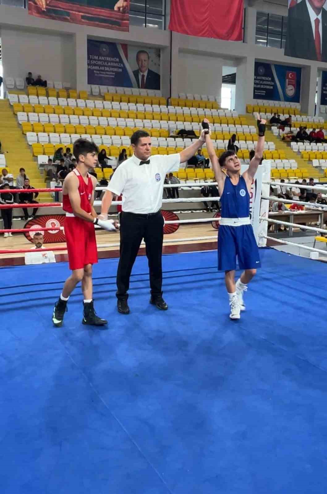 Kocaeli, Bayburt&rsquo;ta zirveye yumruk attı: 10 madalya ile T&uuml;rkiye şampiyonu oldu
