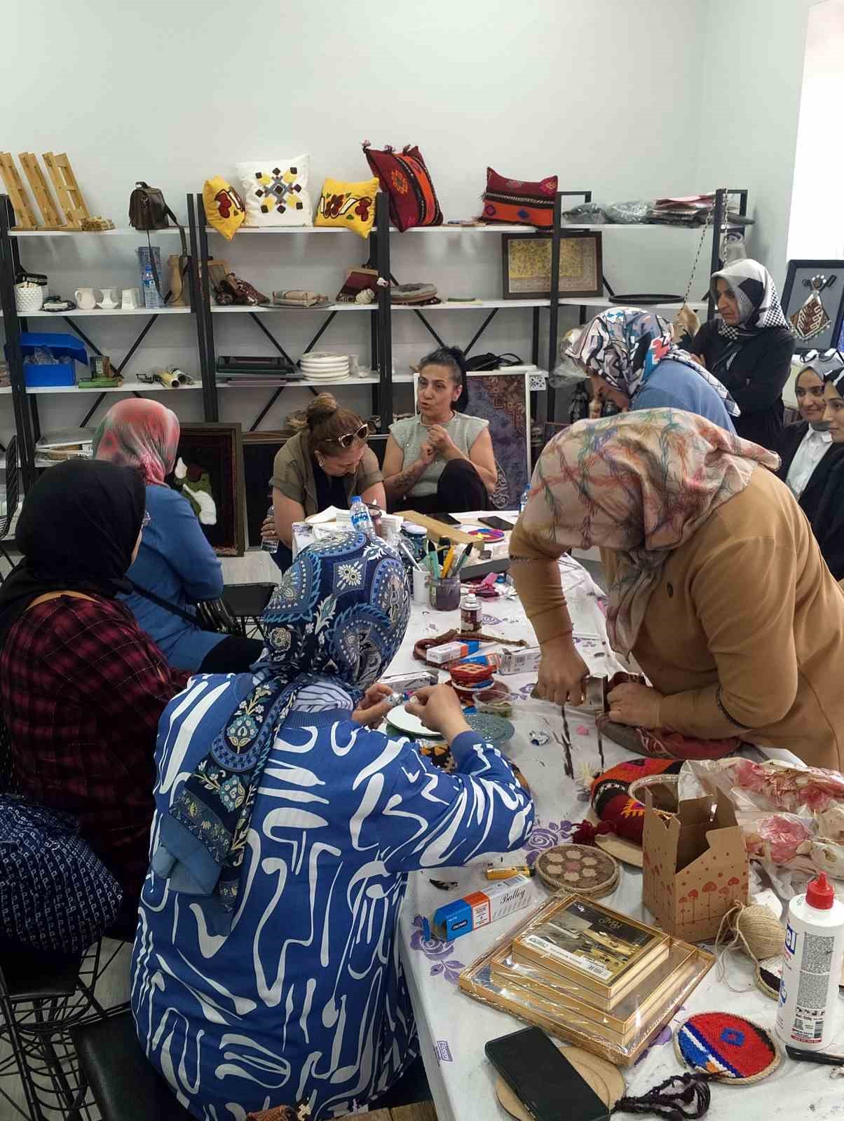 Bünyanlı kadınlar dijital dünya ile buluşuyor
