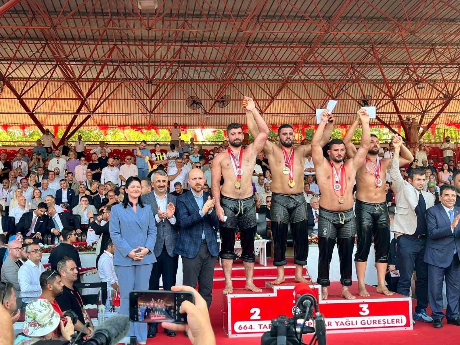 Abdulrefik Öner, başpehlivanlığa bir adım daha yaklaştı