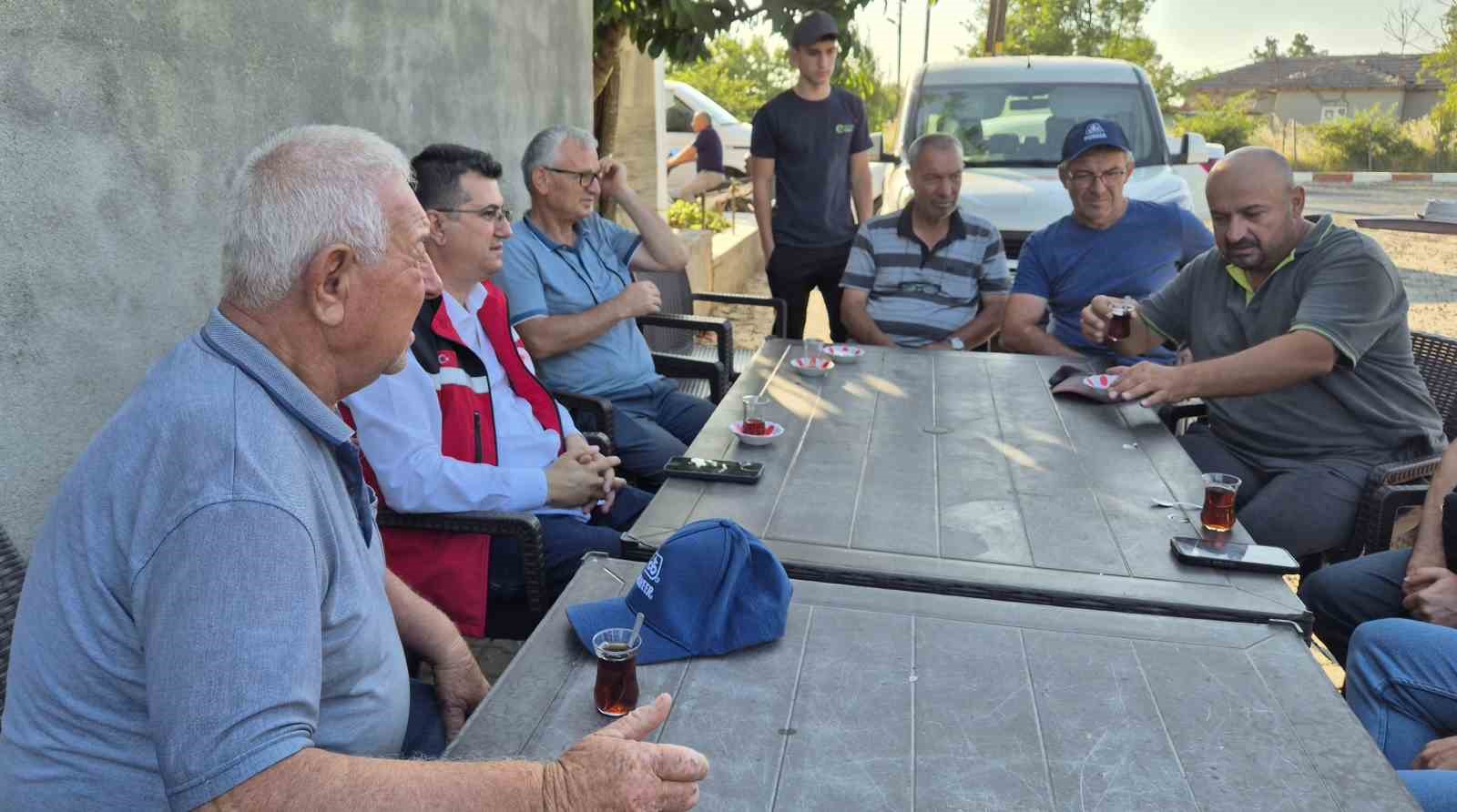 Tarım Müdürü köy köy gezip üreticinin sorunlarını yerinde dinliyor