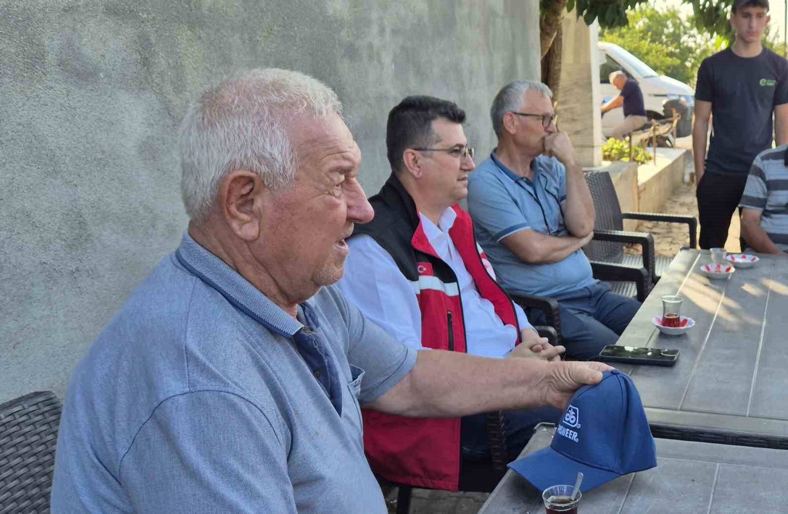 Tarım M&uuml;d&uuml;r&uuml; k&ouml;y k&ouml;y gezip &uuml;reticinin sorunlarını yerinde dinliyor
