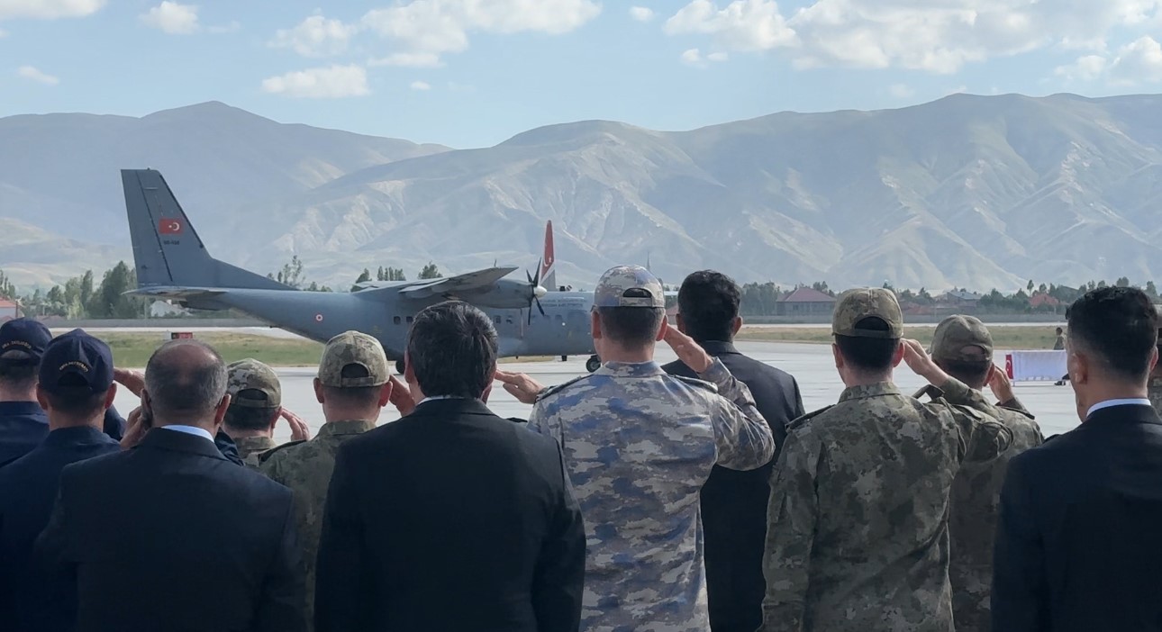 Pen&ccedil;e-Kilit Harekatı b&ouml;lgesinde şehit olan 6 asker t&ouml;renle memleketlerine uğurlandı
