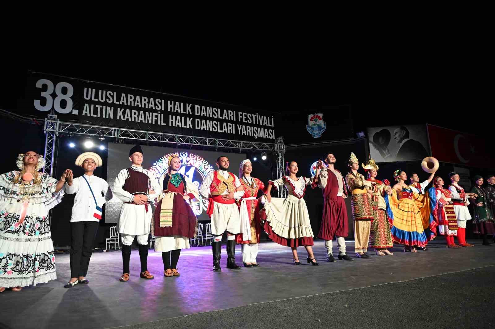 Altın Karanfil Halk Dansları Yarışması&rsquo;nın kazananı Bulgaristan oldu
