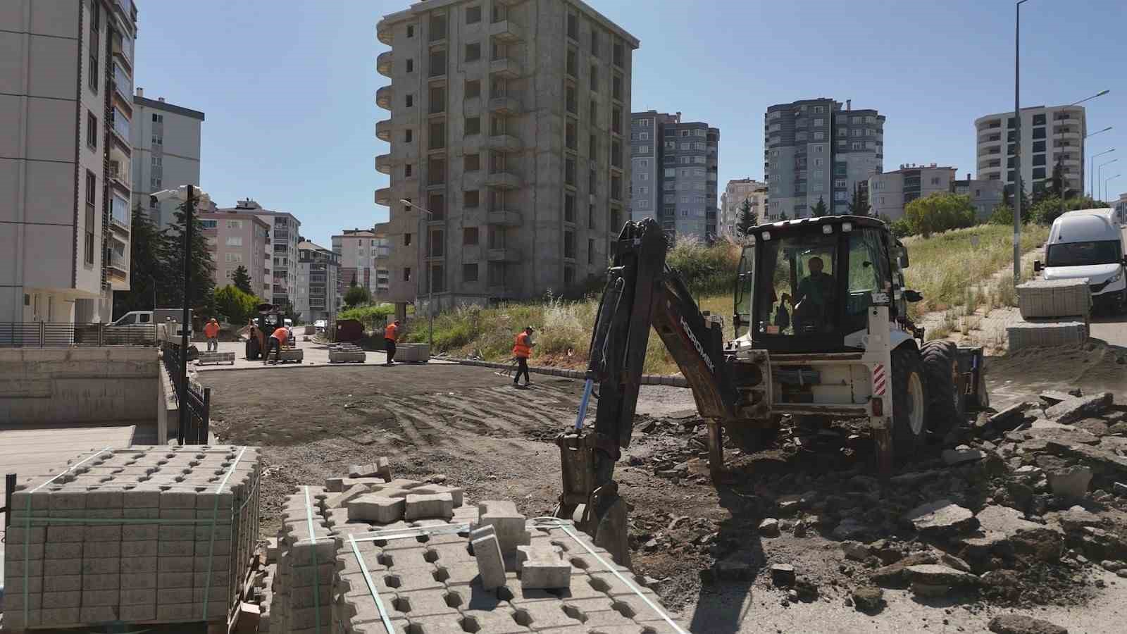 Atakum&rsquo;da yollar yenileniyor
