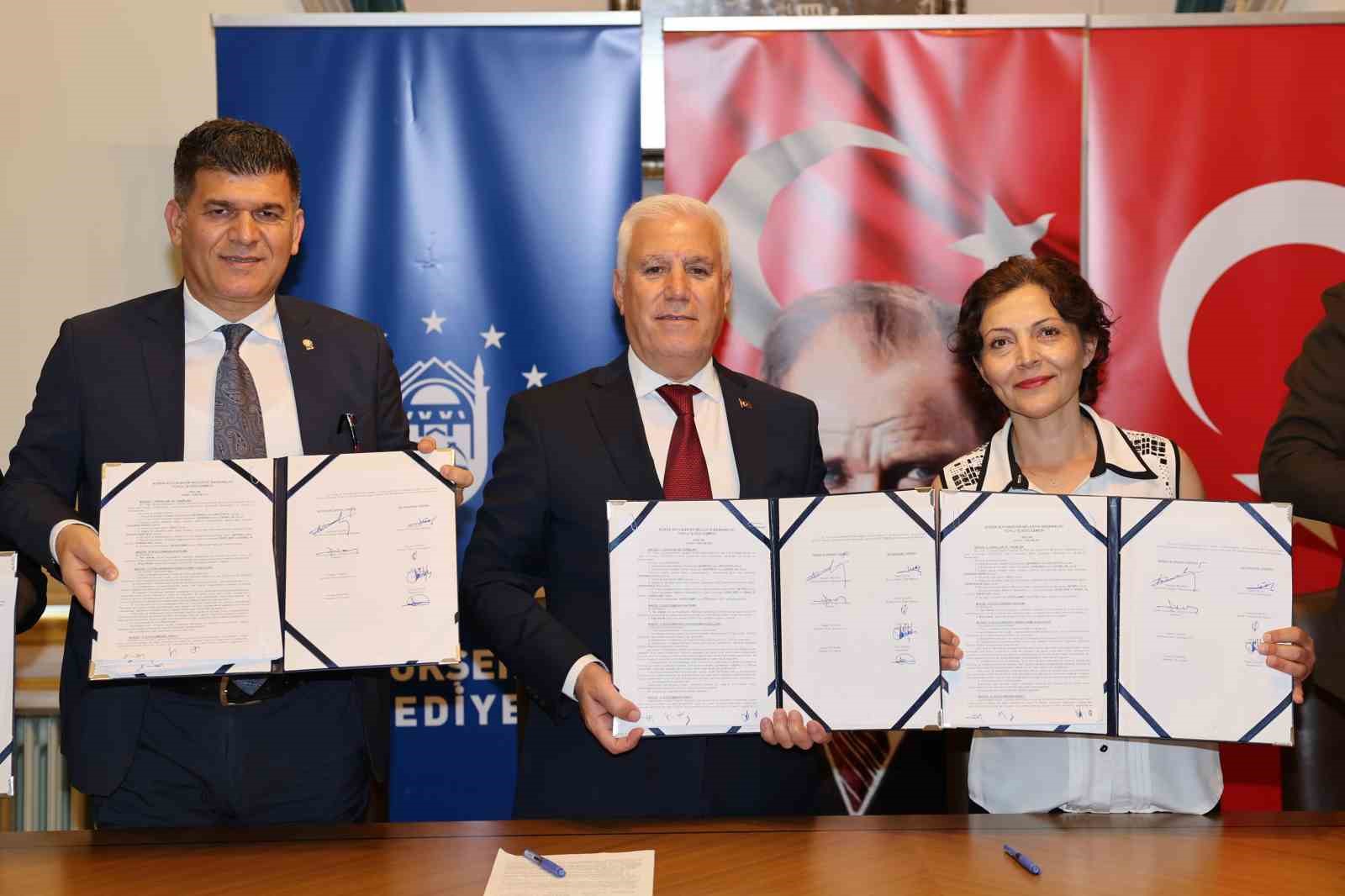 Büyükşehir’de toplu sözleşme için imzalar atıldı