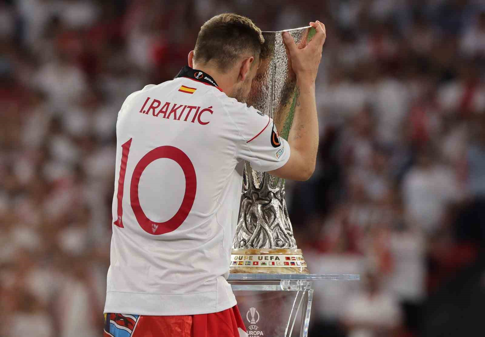 Ivan Rakitic, futbolculuk kariyerini sonlandırdı
