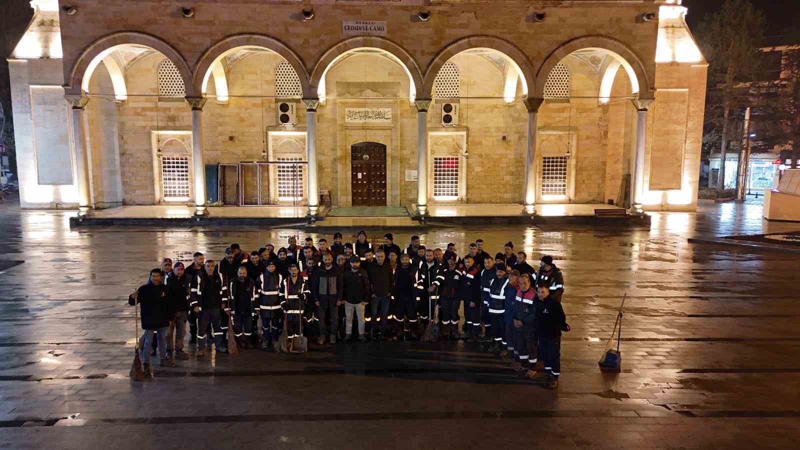 Binlerce ton atık bertaraf edildi
