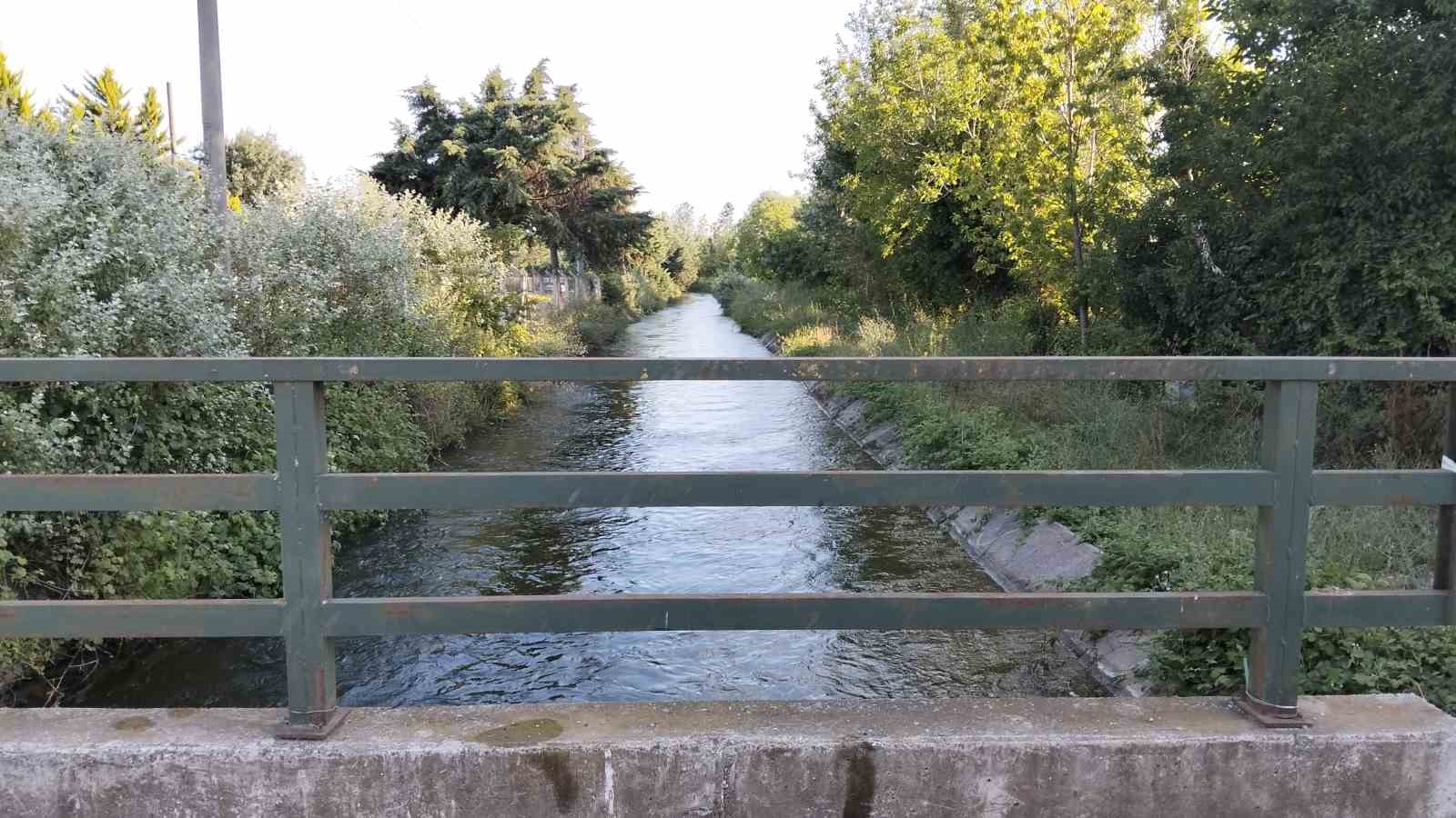 Bafra&rsquo;da sulama kanalına d&uuml;şen şahıs vatandaşlar tarafından kurtarıldı
