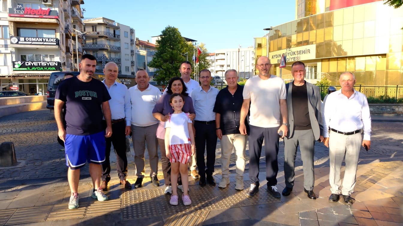 Aydın Büyükşehir Belediyesi’nden Bozdoğan’a hizmet aracı desteği