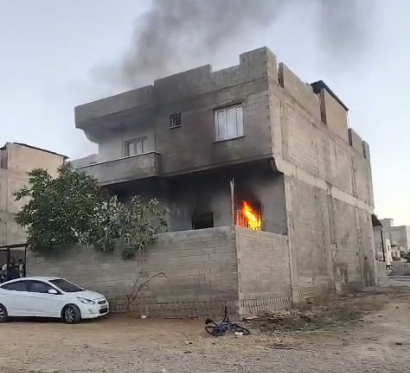 Gaziantep’te 2 katlı binada yangın