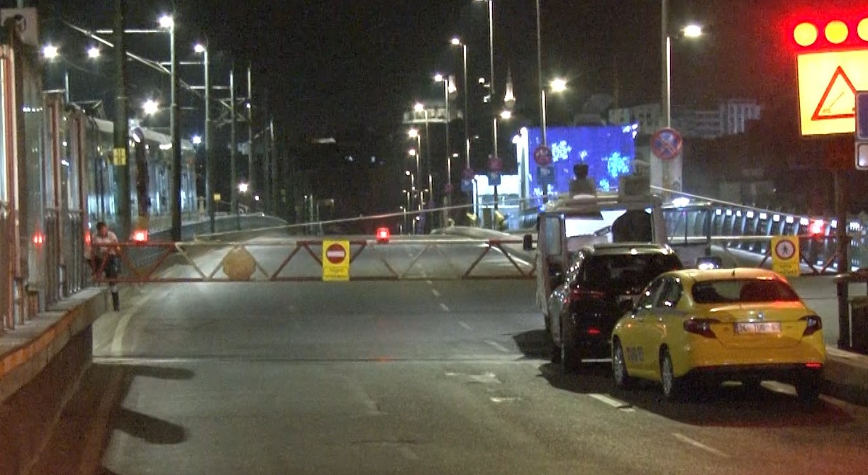 Galata Köprüsü trafiğe kapatıldı
