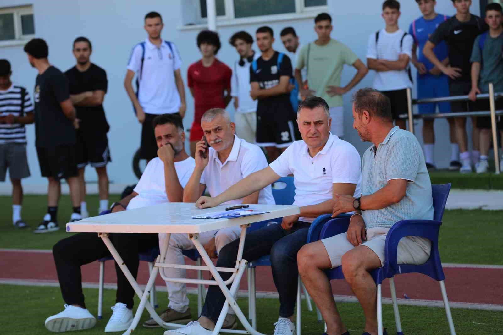 Isparta32spor se&ccedil;melerine ilk g&uuml;n 300&rsquo;e yakın gen&ccedil; katıldı
