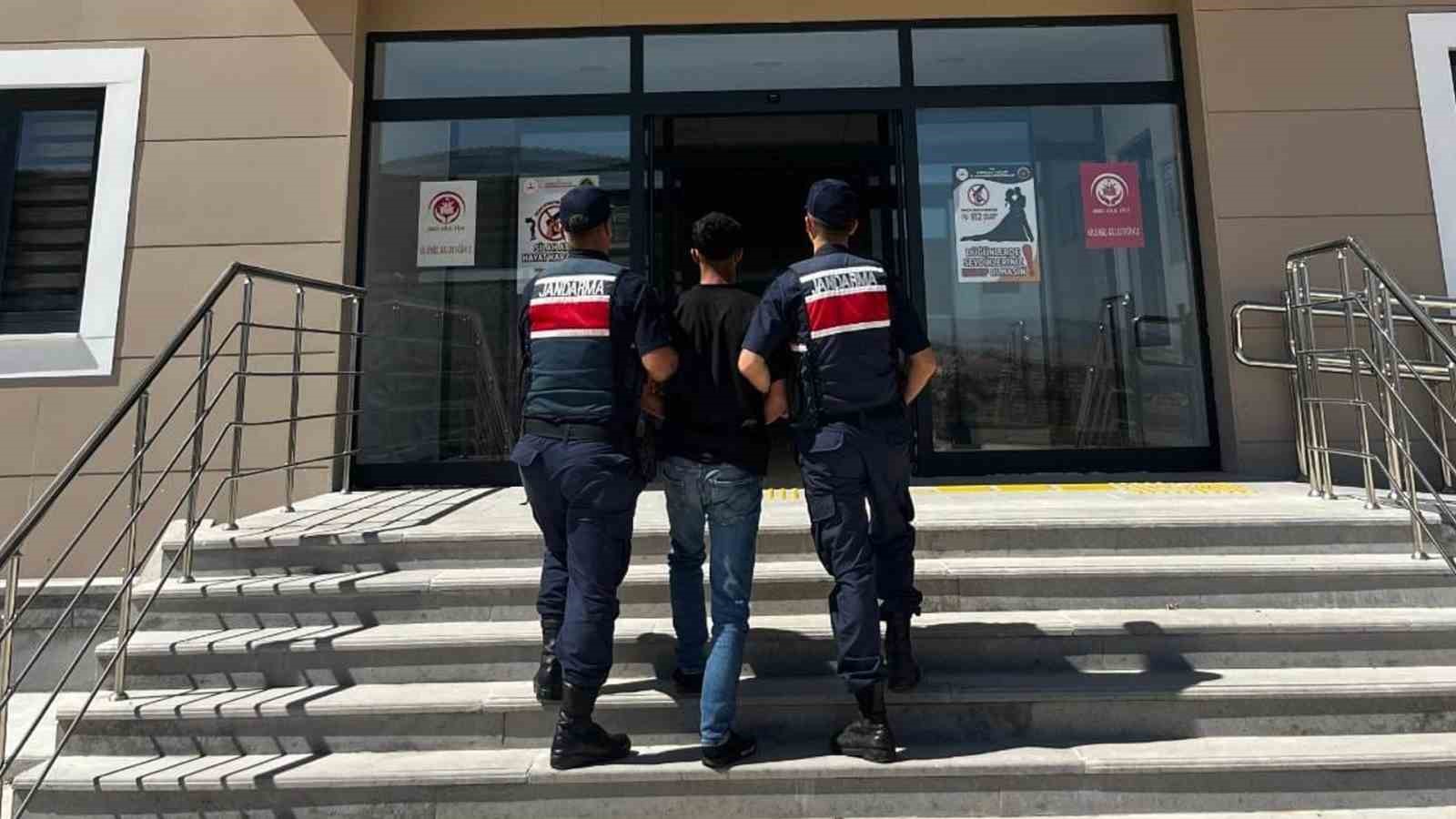 FET&Ouml;&rsquo;c&uuml; eski polis Kırıkkale&rsquo;de yakalandı
