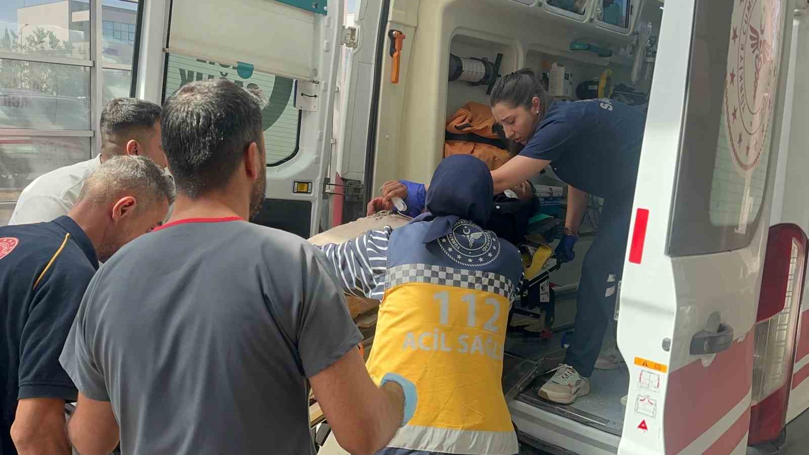 Devrilen motosikletin sürücüsü ağır yaralandı
