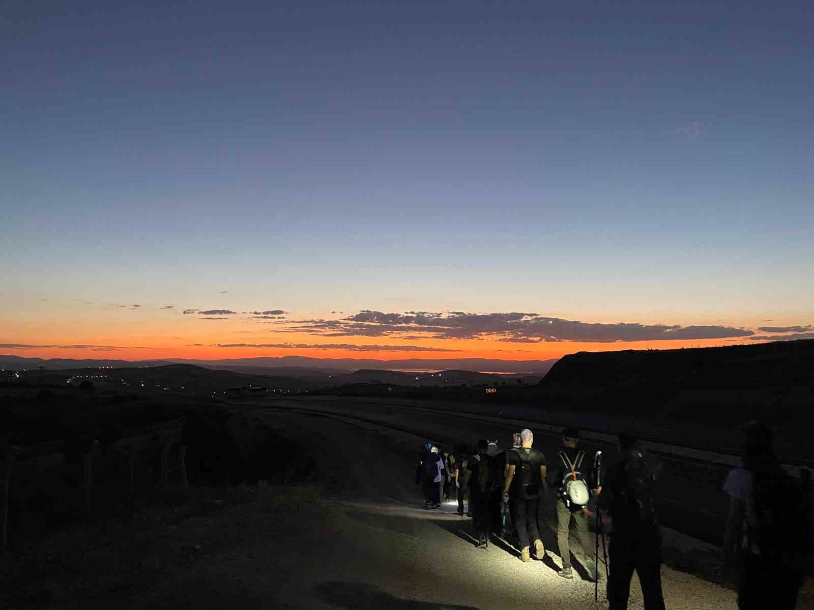 Elazığ’da doğa ve tarihle iç içe gece yürüyüşü