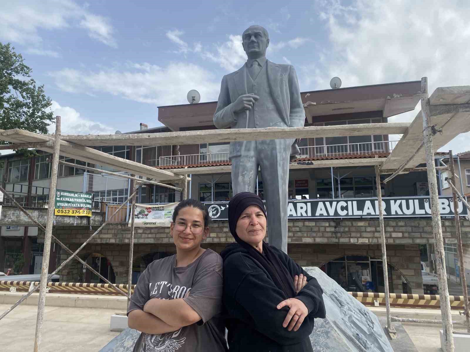 İlçe halkının gönlünde taht kurdular