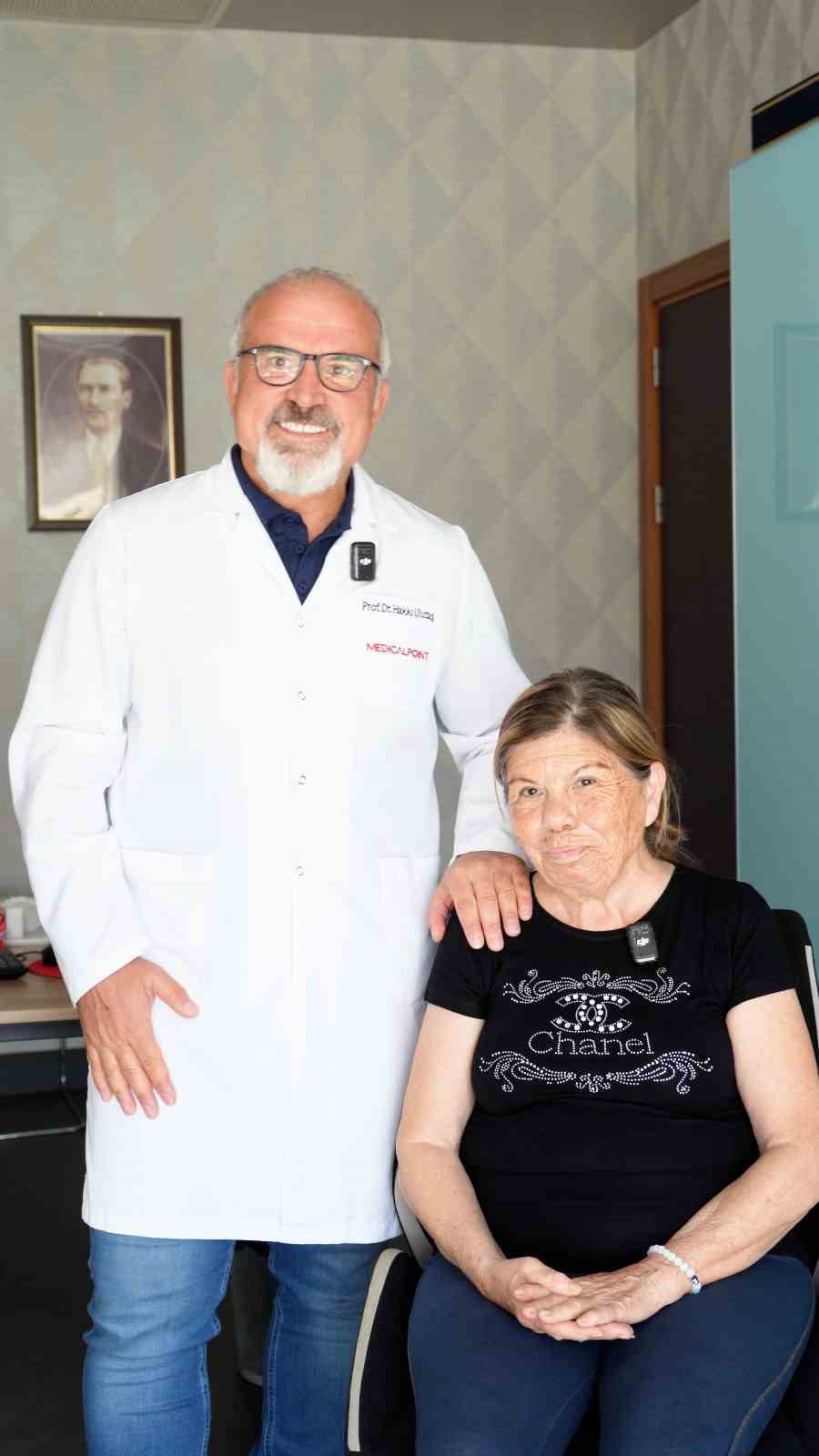 Akciğerdeki nod&uuml;l, kapalı cerrahi y&ouml;ntemle alınarak bir ilk ger&ccedil;ekleştirildi
