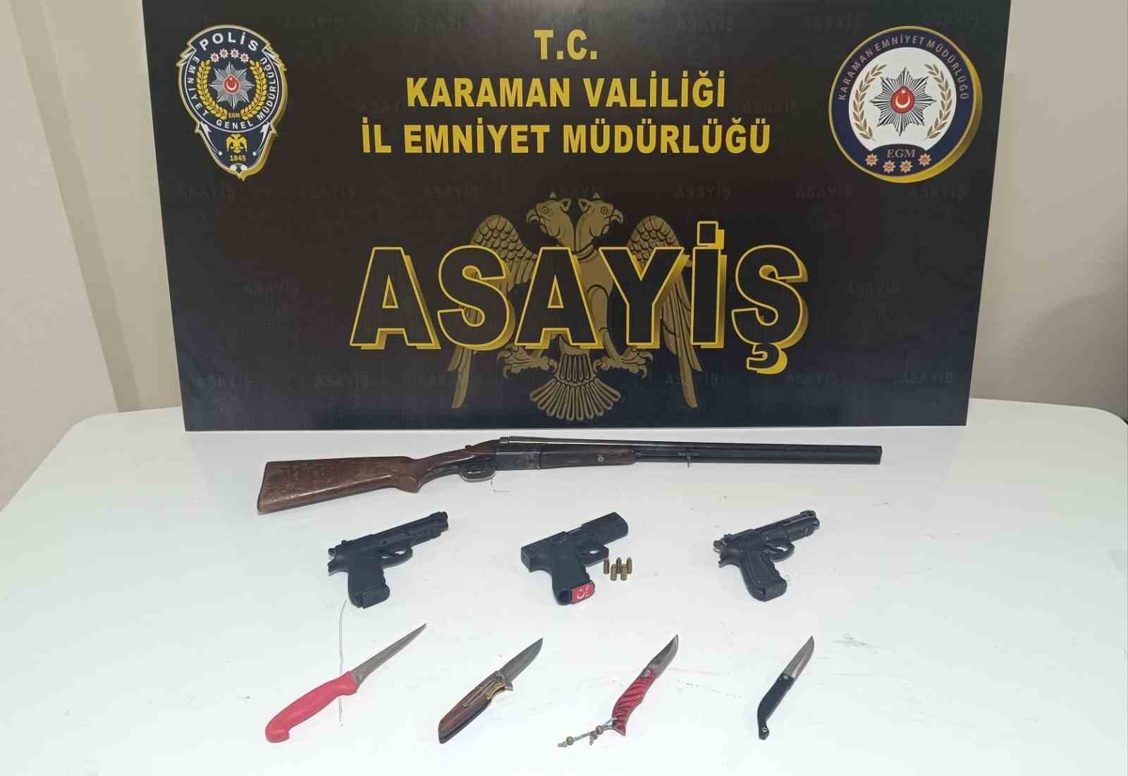 Karaman&rsquo;da uyuşturucu ele ge&ccedil;irilirken, 10 kişi tutuklandı
