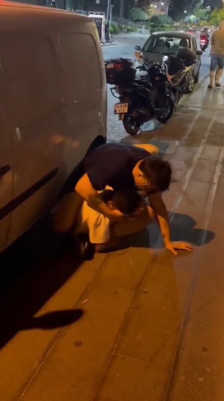 Sosyal medya fenomenlerinin tartışması yumruklu kavgayla bitti