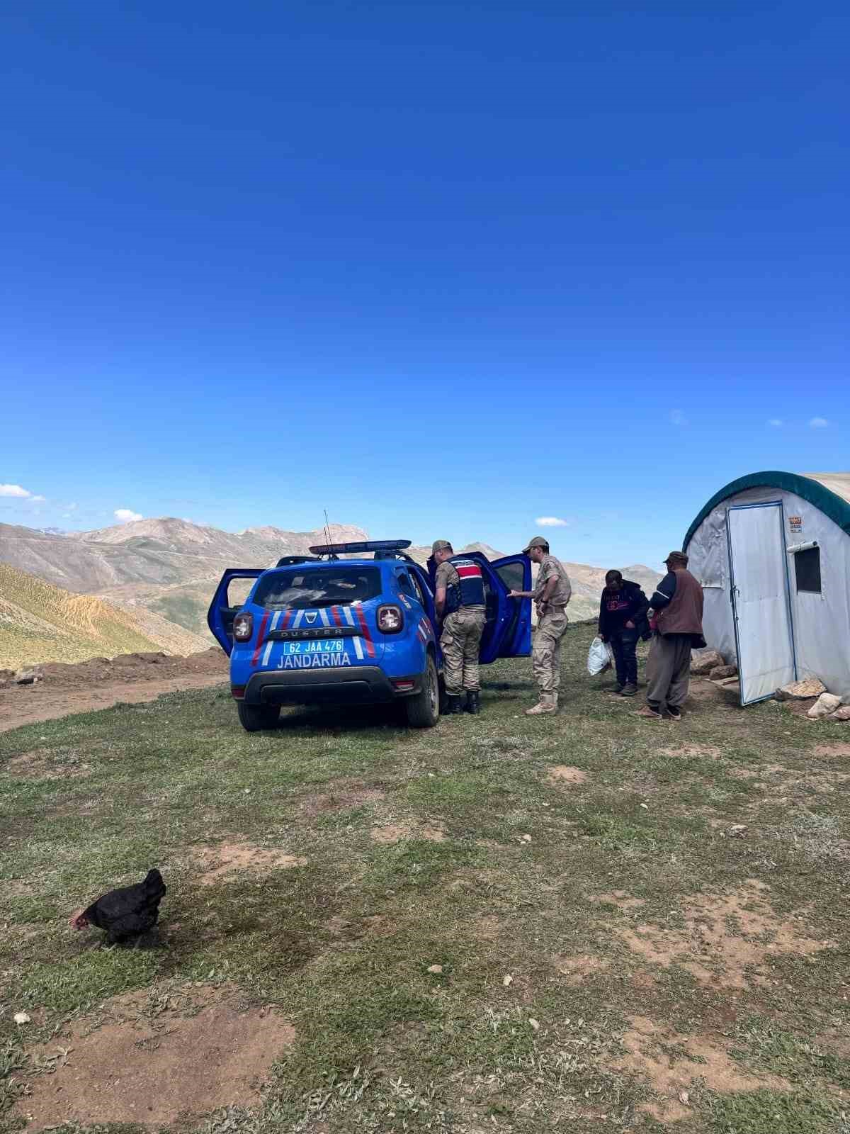 Tunceli&rsquo;de yaylada rahatsızlanan kadının yardımına ekipler koştu

