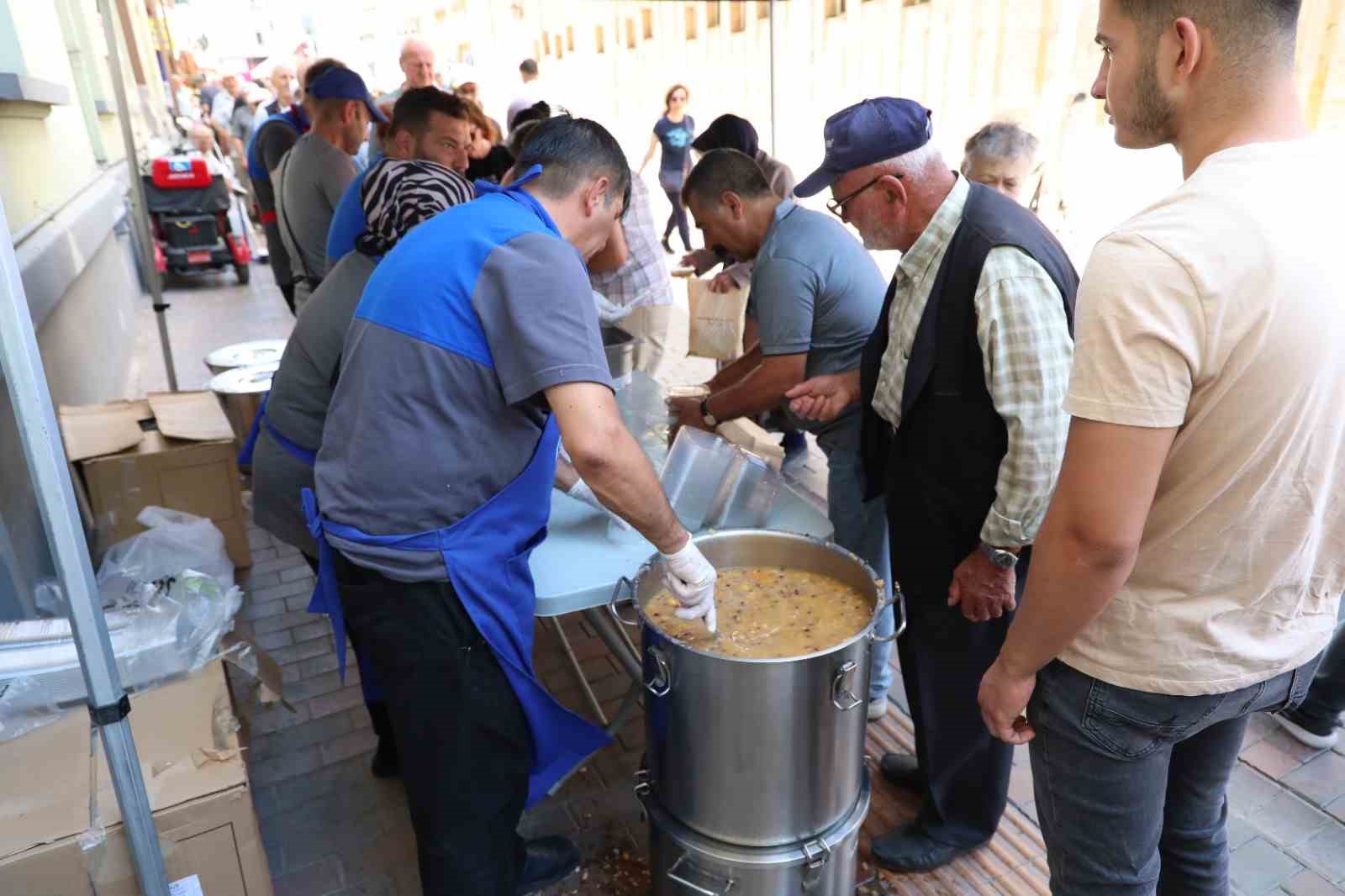 Odunpazarı Belediyesi’nden Muharrem Ayı’nda aşure ikramı